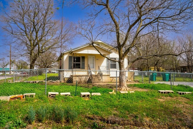 Building Photo - 3 Bed 2 Bath Sapulpa