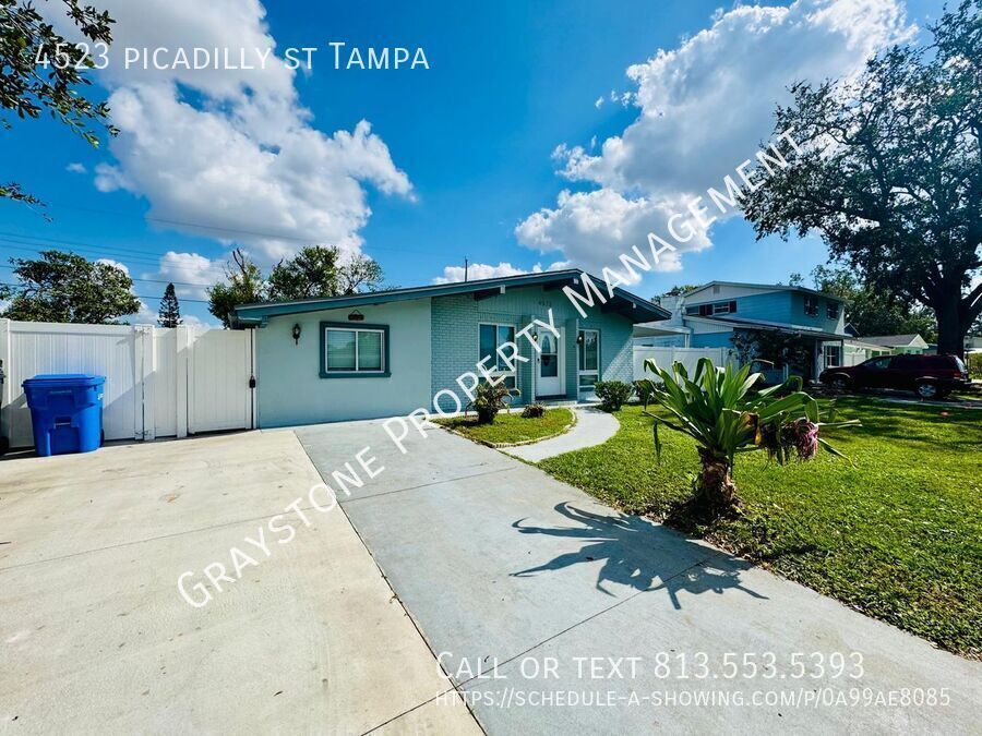 Foto principal - "Charming 3-Bedroom Home in Prime Tampa Lo...