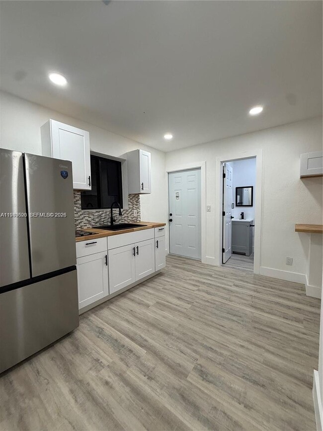 Building Photo - 5413 SW 23rd St