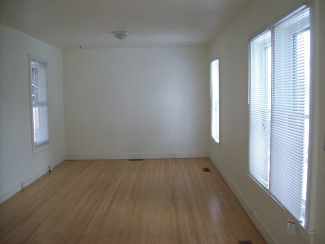 Foto del edificio - 2 br, 1 bath House - 168 5th Ave. WN