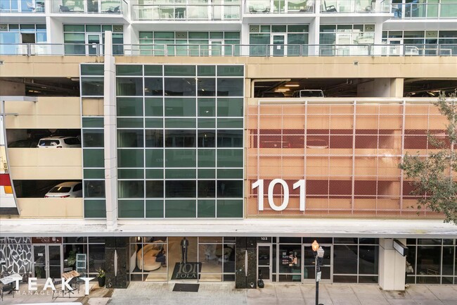 Building Photo - 101 S Eola Dr