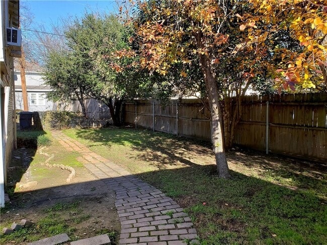 Photo - 402 N Augusta St Apartment