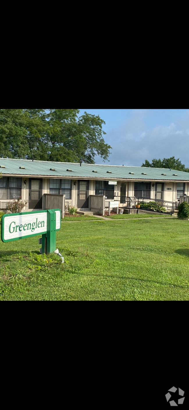 Building Photo - 1805 Dogwood Ridge Rd