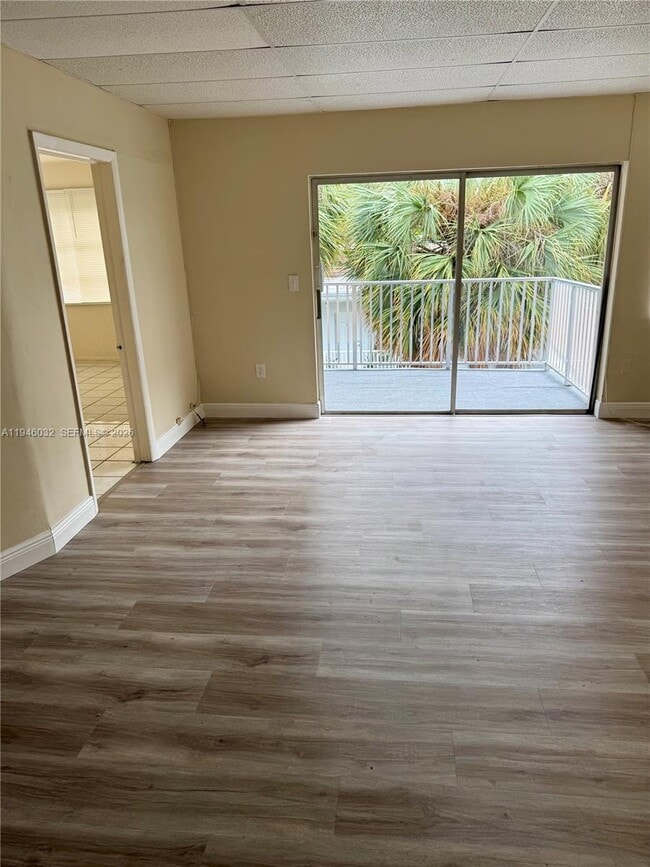 Foto del edificio - 9390 E Bay Harbor Dr