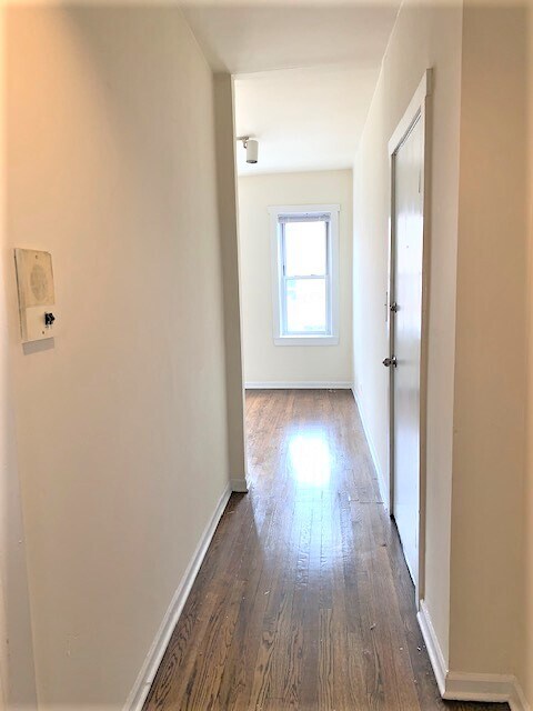 Foto del edificio - 4000 N Kenmore Ave