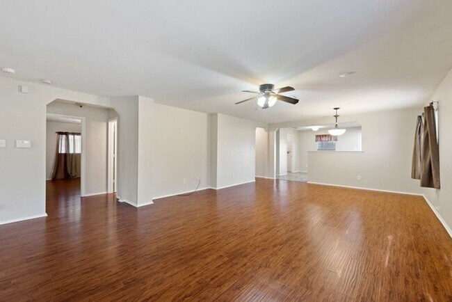 Foto del edificio - 3 bedroom, 2 bath,  car garage 1 story house located in Cibolo-Schertz!