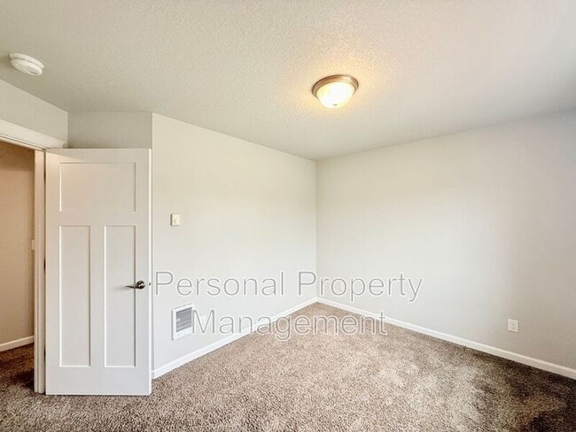 Building Photo - 12600 NE 49th St