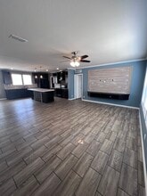 Building Photo - 1124 Schneider Rd