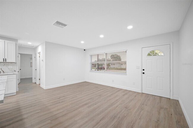 Building Photo - 13945 Trinidad Dr