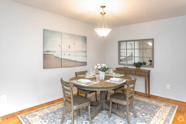 1BR,1BA-800SF - Dining Room - Willow Lake Apartments