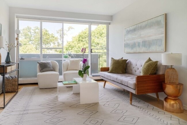 Building Photo - 7 Concord Ave