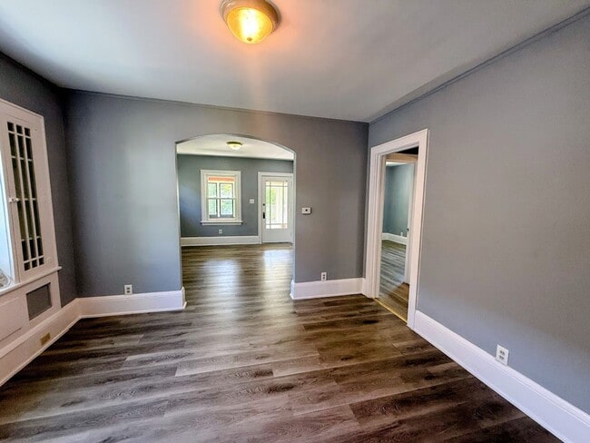 Building Photo - Two bedroom one bathroom single level home for rent