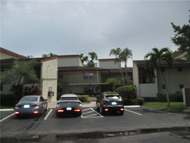 Foto del edificio - 8798 Holly Ct