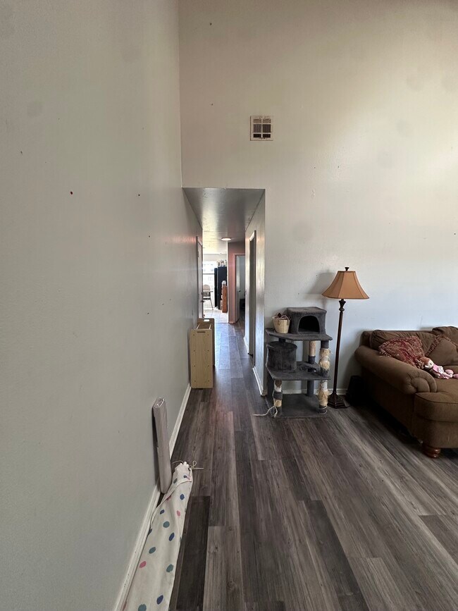 Foto del edificio - 2434 W Magnolia St