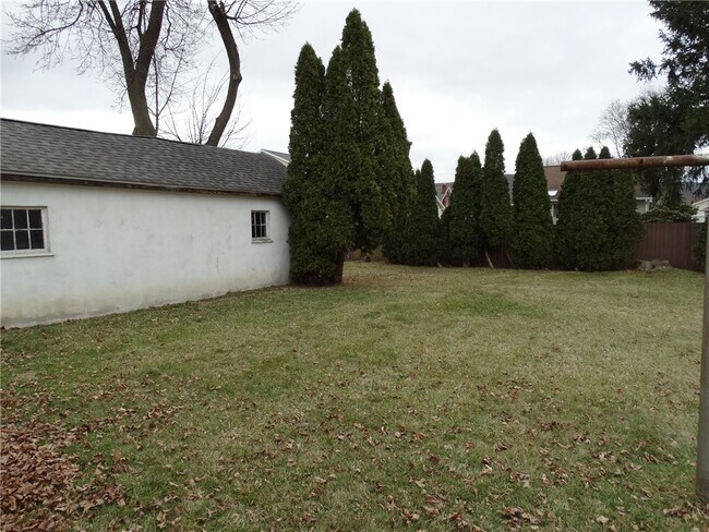 Foto del edificio - 146 Cutler Ave