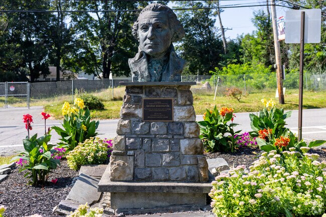 The George Washington Statue is a monument in Beacon.