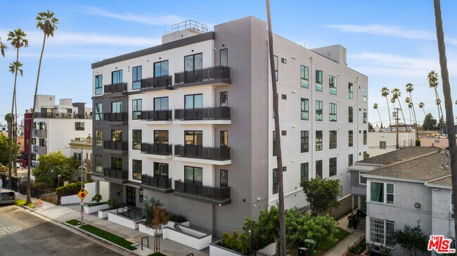 Foto del edificio - 927 S Fedora St
