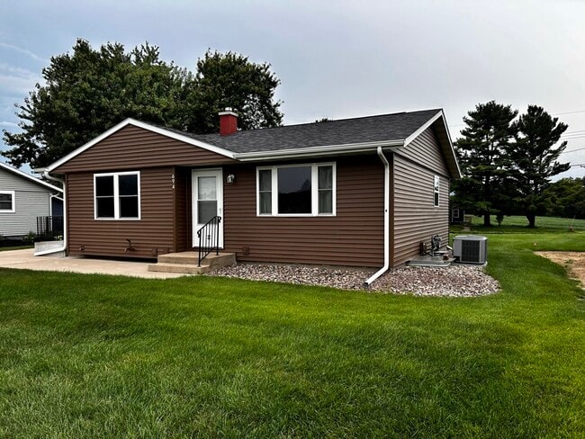 Updated and well-maintained home - 694 Tilson St N