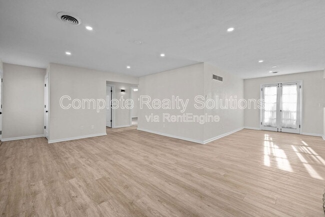 Building Photo - 1503 Wexford Ave