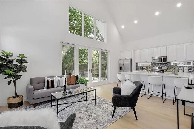 Foto del edificio - 920 Cardinal Ln