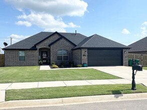 Building Photo - 1800 Sunrise Cir