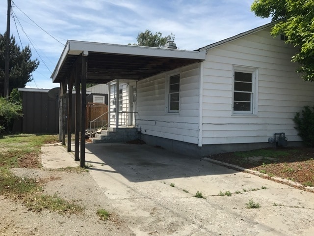 Building Photo - Pet Friendly 2 Bedroom Home Available Soon!
