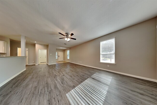 Building Photo - 21458 Hunter Hart Dr