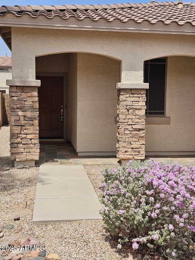 Foto del edificio - 44220 Kramer Ln