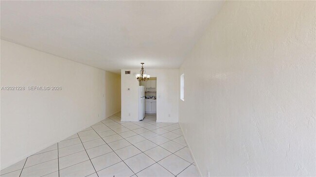 Foto del edificio - 6842 SW 15th St