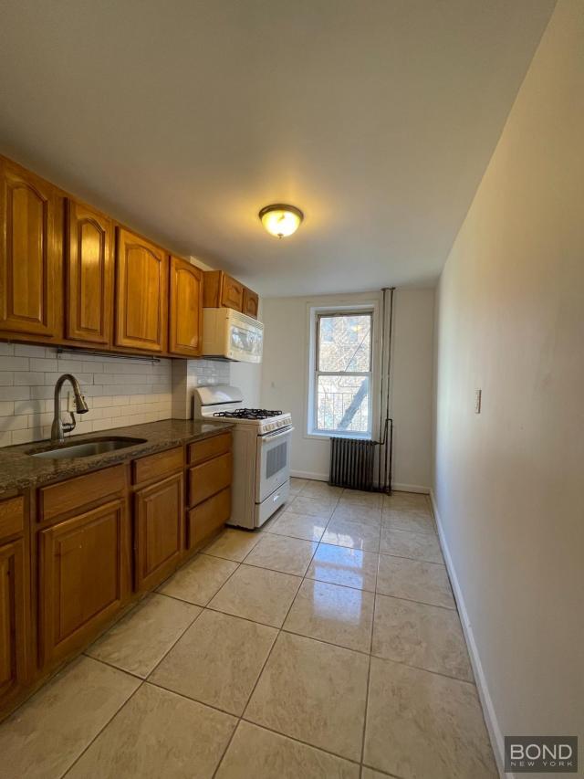 Foto del edificio - 2 bedroom in Brooklyn NY 11226