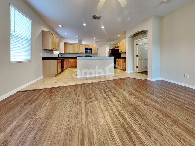 Foto del edificio - 8011 Terrace Arbor Ct