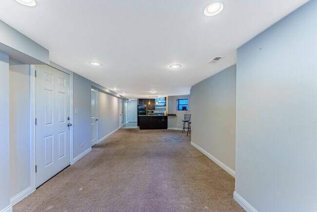 Foto del edificio - 3345 N Keating Ave