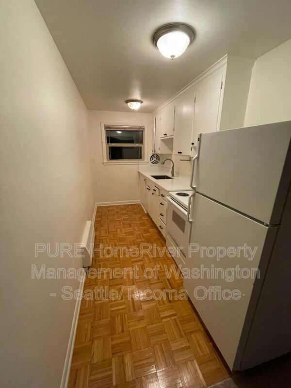 Foto del edificio - 3057 63rd Ave SW