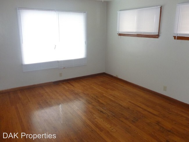 Foto del edificio - 7128 W Silver Spring Dr