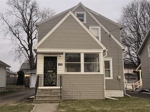 Building Photo - 498 Grand Ave