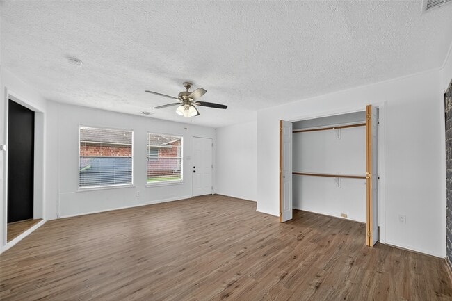 Foto del edificio - 9858 Sageaspen Ln