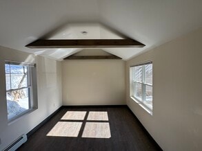 Building Photo - 15 Pleasant Pl