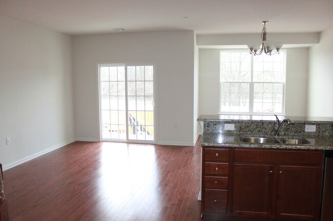 Foto del edificio - 502 Waterview Ct