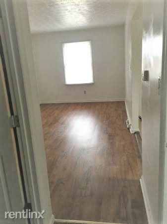 Building Photo - 3 br, 2 bath Townhome - 1262 Centre Parkway