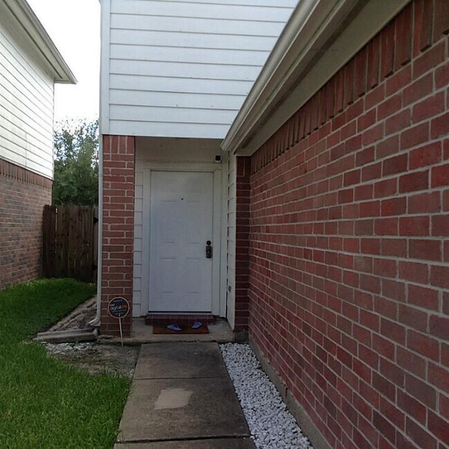 Building Photo - 16355 San Dario Dr