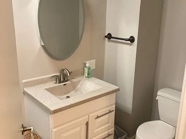 Building Photo - 309 W Charles St