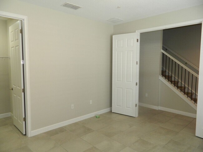 Building Photo - 1330 Bolton Pl