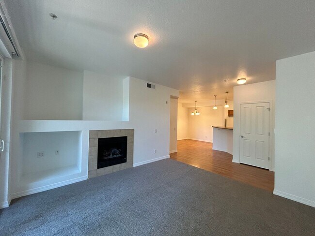 Building Photo - Get Settled with a $500 Move-In Bonus – St...