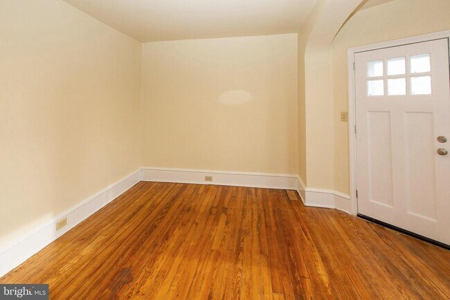 Foto del edificio - 427 E Main St