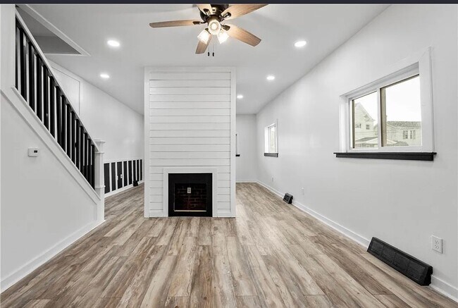 Building Photo - 143 Chalfont St