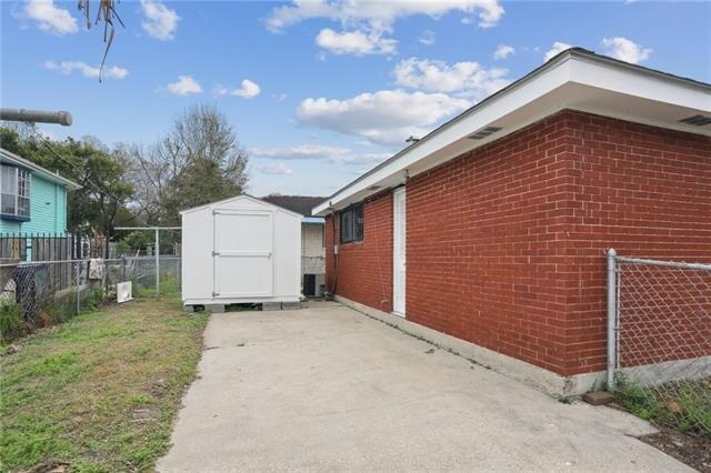 Building Photo - 7551 Oak St