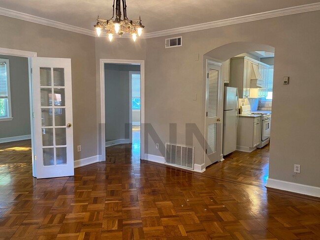 Building Photo - Charming 2/1 in Virginia Highlands!