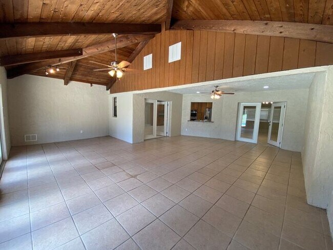 Building Photo - NOW AVAILABLE! 517 Hillside Drive, Auburnd...