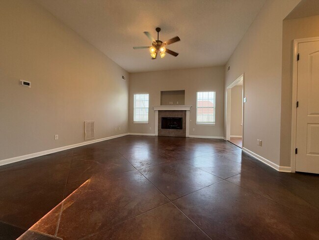 Foto del edificio - BAYOU VISTA RENTAL HOME 3 BED 2 BATH FENCE...