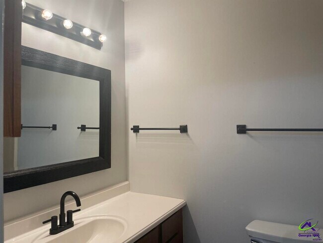 Foto del edificio - 337 Somerset Dr